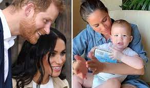 The holiday message, which includes an illustration of harry, meghan, archie,. Meghan Markle Prince Harry And Archie S Christmas Card On Its Way Expert Royal News Express Co Uk