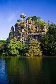 Clifftop Temple Of Sibylle In Buttes Chaumont Park Paris 19th Wnimѕu ѕah U Beautiful Park Paris Place Most Romantic Places