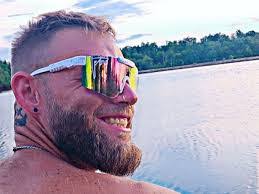 Danielle Neff's Instagram, Twitter & Facebook