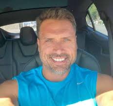 Beautiful inside and out. Can't wait for your new series to start😍