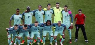 Om deze video te bekijken, moet je ingelogd en geabonneerd perfecte counter van portugal (ek 2016). Video Mascotte Op Teamfoto Portugal Ronaldo Ek Voetbal 2016