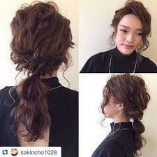 30 Eye Catching Ways To Style Curly And Wavy Ponytails Medium Hair Styles Wavy Ponytail Curly Hair Ponytail