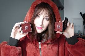 Last posted sep 05, 2019 at 02:30pm edt. Givenchy Met Des Paillettes Dans Ta Vie Avec Sa Collection De Noel Red Line