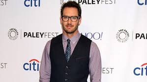 With gwenlyn cumyn, karen knox, kirsten rasmussen, amanda cordner. Pitch Mark Paul Gosselaar To Star In Fox S Mlb Drama Pilot Variety