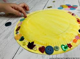 There are so many fun and clever gifts that kids can make for their fathers. Paper Plate Medal For Father S Day Red Ted Art Make Crafting With Kids Easy Fun