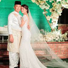 27 november 2020, 6:09 pm. 10 Perkahwinan Glamour Selebriti Sepanjang Tahun 2017 Lobak Merah