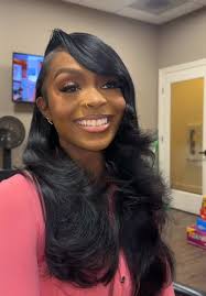 Yall I don’t know if it’s the layers, the texture, the side part... but  listen it's just something about fresh hair that gives you that extra  confidence boost. Yall can relate? #atlantahairstylist ...