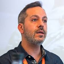 24. ¿Quiénes son? Leandro Eduardo Cabo fue el exnovio de la modelo Jazmín  de Grazia. Él fue quien la encontró muerta en su bañera y se encargó de  darle el último adiós.