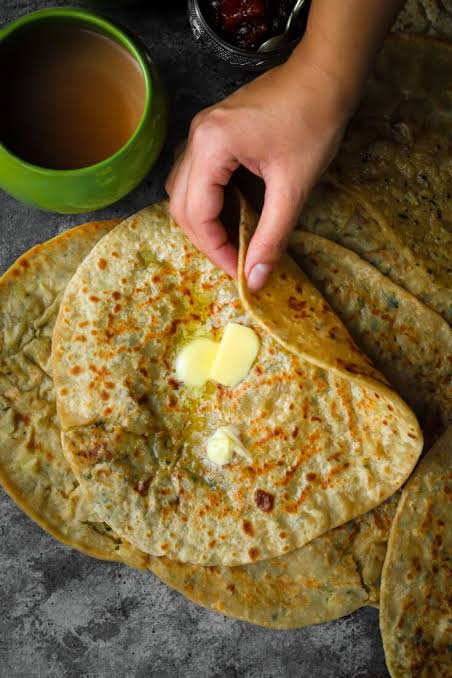 Aloo Paratha (Potato-Stuffed Flatbread)