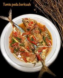 Balur ikan peda dengan terigu, lalu goreng hingga garing, angkat, sisihkan. Facebook
