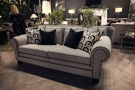 Shopping Smart Modern Sofas In Black White And A Blend Of The Two Not only are black and white sofa set designs and prices meant to be comfortable, but they also speak volumes about the owner's tastes and must be chosen.