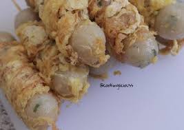 Bentuknya ada yang bulat, ditusuk layaknya sate atau dicampur dengan telur. Resep Enak Cilor Kenyal Aci Telur Gulung