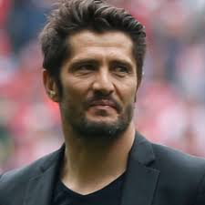 Champions league winner (2001) and world champion (2001) with. Bixente Lizarazu Im Tz Interview Uber Sieger Von 2001 Und Starken Der Bayern Fussball