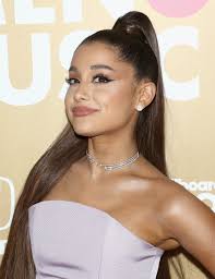Show me a picture of ariana grande. Ariana Grande S Doppelganger Paige Niemann Was Shocked Ariana Noticed Her Teen Vogue
