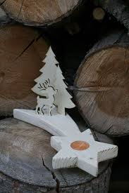 Sternschnuppe Mit Weihnachtsornamenten Holz Basteln Weihnachten Deko Holz Weihnachten Basteln Weihnachten