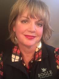 Everett Finch's Instagram, Twitter & Facebook