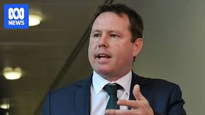 South Africa could face food shortage if white farmers migrate to  Australia, Federal MP Andrew Broad warns