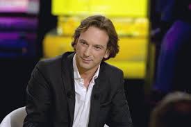 Pour entamer cette spéciale, l'animateur a notamment reçu héloïse d'ormesson, la fille de l'écrivain, mais aussi bernard pivot, vieux complice de ce dernier. Jean D Ormesson Invites Ce Soir De La Grande Librairie Sur France 5 Le Zapping Du Paf