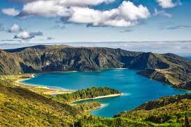 Por isso é que eu sou das ilhas de brumaonde as gaivotas vão beijar a terra. Acores Que Ilha S Visitar Dicas Sapo Viagens