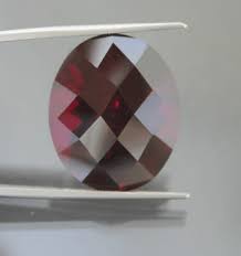Rhodolite Carbuncle The Gem Trader Rare Gems 39 10 Ct Yowza 22 7 X 19 Mm Rare Gems Queens Jewels Gems