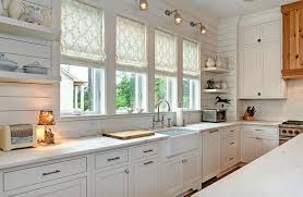 Raffrollos Praktischer Fenster Sichtschutz Fur Ihr Zuhause Kuchendesign Kuchenfenster Behandlungen Kuchen Rustikal