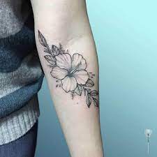 A single hibiscus tattoo is a beautiful expression of your feminine. 100 Stunning Hibiscus Tattoos Tattoo Inspiration Their Meanings