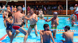 Parte da Ravenna la crociera gay da 3000 passeggeri: sulla nave feste, surf  e una pista da pattinaggio su ghiaccio