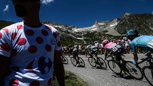 Les rivaux pour le titre étaient attendus lors de l'ascension du col du portillon. Tour De France L Etape Carcassonne Bagneres De Luchon A Suivre En Direct Lindependant Fr