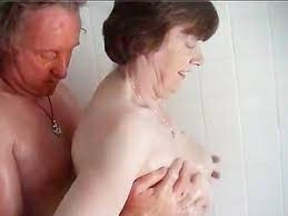 80 Jährige Frauen Nackt In Der Dusche Handy Pornos - NurXXX.mobi