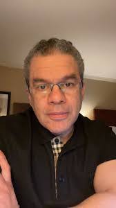 Stephen Berwick's Instagram, Twitter & Facebook