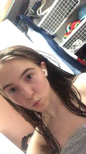 people keep saying i look familiar but they aren't sure why… :  r/Doppleganger