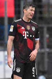 Poland should have equalised in the 18th minute when lewandowski, who scored a bundesliga record of 41 goals this season, somehow missed after having two bites of the cherry. Squawka Football On Twitter 41 Goals Scored By Robert Lewandowski In The Bundesliga This Season A New Bl Record 41 Goals In 41 Games Across All Competitions For Erling Haaland