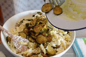 Check spelling or type a new query. Pasta Con Zucchine Fritte E Ricotta Fresca Cucina A Memoria