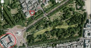 Clarence House Is Located Right Next To Buckingham Palace Across From Its Gardens At St James Park Claren Clarence House St James S Palace Royal Residence