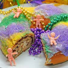 King Cake Sans Cullotes Roca Des Reyes Tres Reyes Call It What You Will King Cake Has A Long And Fascinating Histor Mardi Gras King Cake King Cake Cake