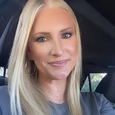 katie eilerman (@sunflowermama_7)