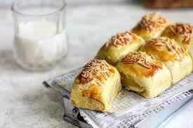 Check spelling or type a new query. Resep Membuat Bolen Pisang Camilan Manis Teman Bersantai