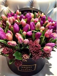 Maison Des Fleurs Is Sit Tiegħi Em 2020 Decoracao Com Flores Arranjos De Flores Tulipas