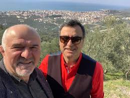 Baş Pehlivan Abdullah Ersoy'la Çanakkale-Ayvacık/ Küçükkuyu DSP Belediye  Başkan Adayı Melik AS ve Meclis üyelerine başarılar dileyerek yolumuza  devam ettik..