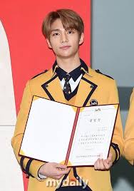 Например, свободно говорить на языке. 15 K Pop Idols That Are Fresh Graduates Of School Of Performing Arts Seoul Sopa Kpopmap