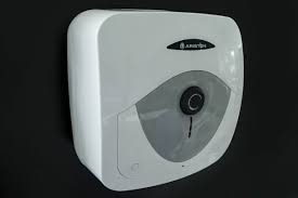 Water heater installation service with reliable plumbing experts