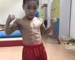 10 year old fitness guru complete with six pack teaches kids how. A 9 Year Old Child Is Famous For His 8 Pack Abs And Has Won Many Medals Netizens Worry That He Will Not Grow Tall Daydaynews
