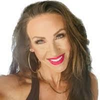 Alison Mallon's Instagram, Twitter & Facebook