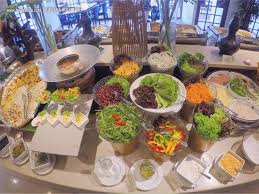 Dengan hanya 10 minit perjalanan, kami tiba di hotel regalodge sebuah hotel yang terletak didalam bandar ipoh yang memberikan kepuasan kepada keluarga saya sewaktu menginap di sana yang. Buffet Hotel Termurah Dan Sedap Di Ipoh Bella Idura