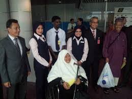 My elder daugter and i took the. Pramugari Mas