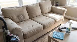sofa vải bị ố màu và vẫn do lâu ngày sử dụng
