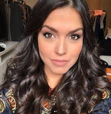 Atriz também contou como os dois se conheceram no carnaval de 2012, na sapucaí. Saiba Como Thais Fersoza Mantem Sua Forma Em Plena Gravidez