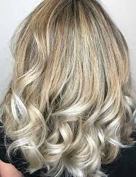 The caramel shades provide such a flawless and simple transition between the undertones and the dark roots. 20 Beautiful Blonde Balayage Hair Looks Blushery