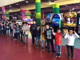 ابن بطوطة مول هو أكبر مول في دبي تتسم ردهاته بطابع يتناول ترحال ابن بطوطة الى ستة اراضٍ مختلفة وهي تونس ومصر وبلاد فارس والهند والصين والأندلس. Ù…Ø¯Ø§Ø±Ø³ Ø§Ù„Ø£Ù†Ø¯Ù„Ø³ Ø§Ù„Ø£Ù‡Ù„ÙŠØ© Ø·Ù„Ø§Ø¨ Ø£Ù†Ø¯Ù„Ø³ Ø£Ø¨Ù‡Ø§ ÙÙŠ Ø±Ø­Ù„Ø© ØªØ±ÙÙŠÙ‡ÙŠØ© Ù„Ù…Ù„Ø§Ù‡ÙŠ Ø¹Ø³ÙŠØ± Ù…ÙˆÙ„