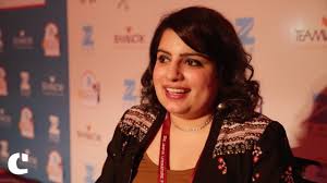 Akshay kumar with mallika dua, zakir khan and hussain dalal on the show. Mallika Dua Doesn T Want A Man Shouting At Her She D Rather Have Comedians Do News Youtube